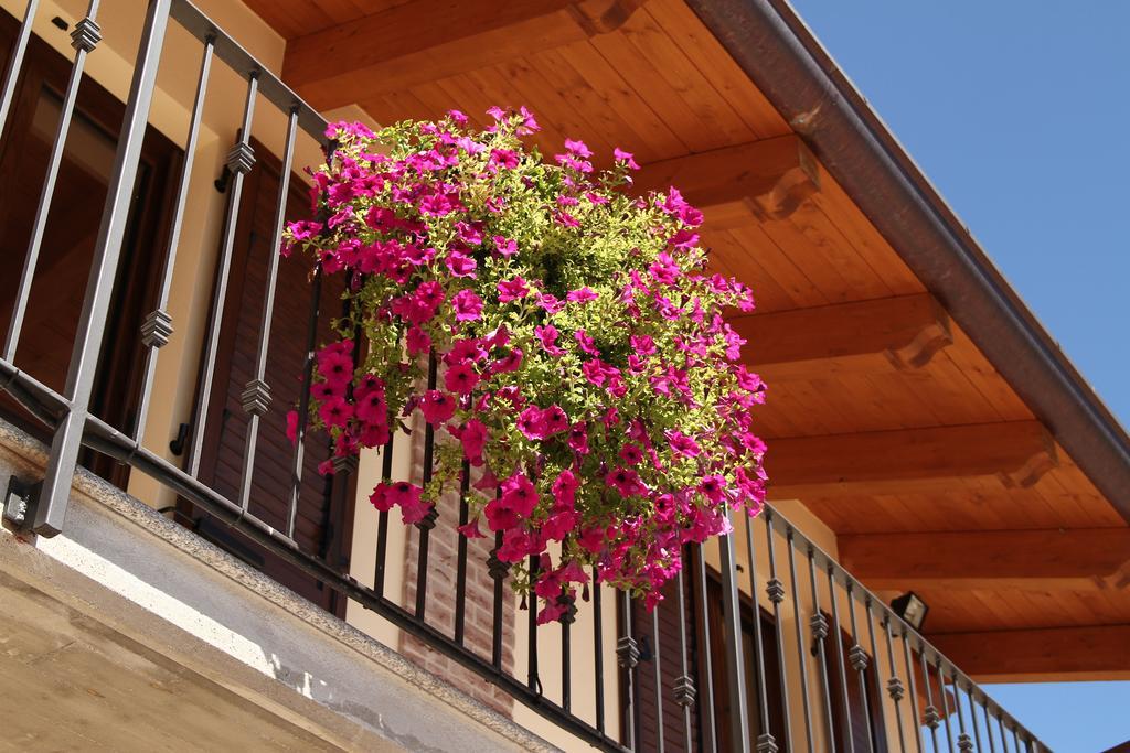 فيلا Agriturismo Cascina Mariale Albiano dʼIvrea المظهر الخارجي الصورة